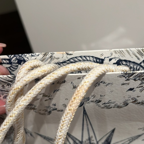 Authentic Dior 2022 Holiday bag - Picture 3 of 3